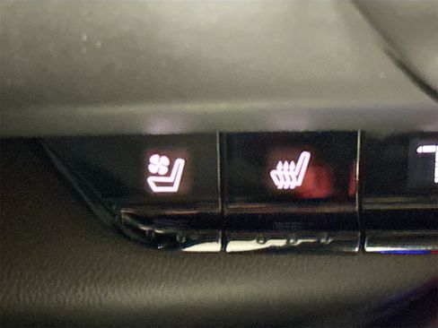 Used 2016 Chevrolet Camaro SS image 21