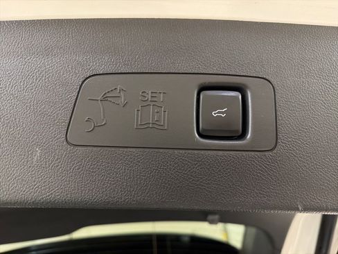 Used 2023 Lincoln Corsair AWD w/ Equipment Group 101A image 35