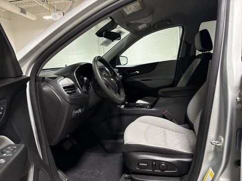 Used 2021 Chevrolet Equinox LS w/ LS Convenience Package AWD/4WD image 19