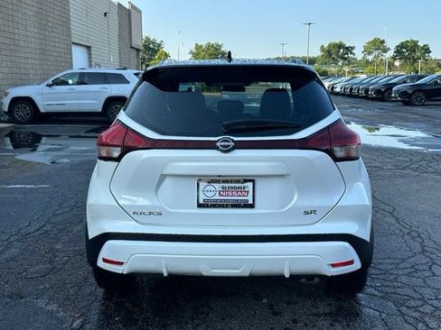 Used 2023 Nissan Kicks SR w/ SR Premium Package FWD image 5