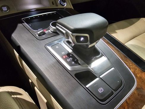 Used 2018 Audi Q5 2.0T Premium Plus w/ Premium Plus Package AWD/4WD image 33