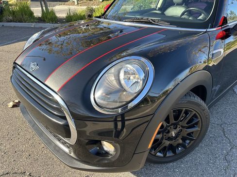 Used 2019 MINI Cooper 2-Door Hardtop image 3