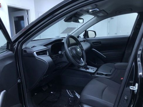 Used 2026 Toyota Corolla Cross LE FWD image 11