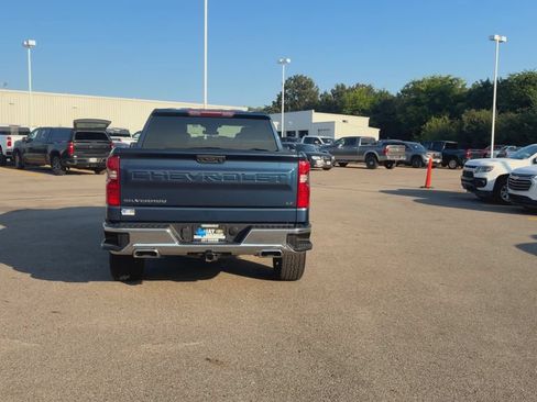 Used 2022 Chevrolet Silverado 1500 LT w/ Z71 Off-Road Package AWD/4WD image 7
