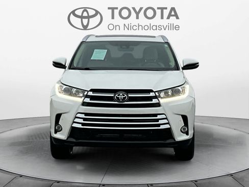 Used 2019 Toyota Highlander Limited Platinum image 9