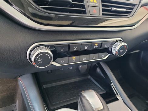 Used 2023 Nissan Altima 2.5 SR w/ SR Premium Package image 25