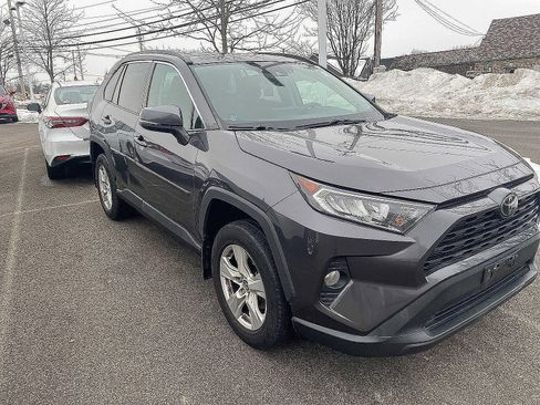 Used 2020 Toyota RAV4 XLE w/ Convenience Package image 10