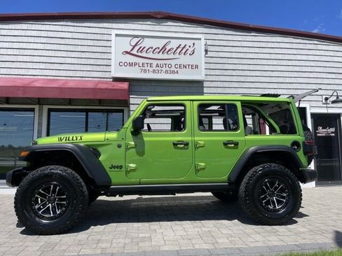 Used 2025 Jeep Wrangler Unlimited Sport AWD/4WD image 2