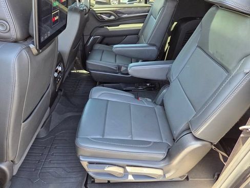 Used 2024 GMC Yukon XL Denali w/ Advanced Technology Package AWD/4WD image 11