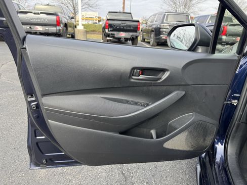 Used 2022 Toyota Corolla LE image 23