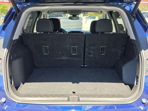 Used 2022 GMC Terrain SLE w/ Driver Convenience Package image 11