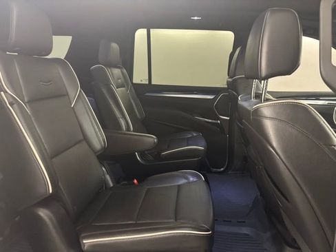 Used 2025 Cadillac Escalade ESV Sport w/ LPO, ONYX Package image 19