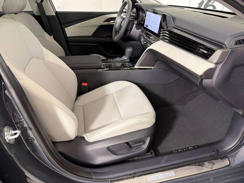 Used 2025 Toyota Camry XLE FWD image 14