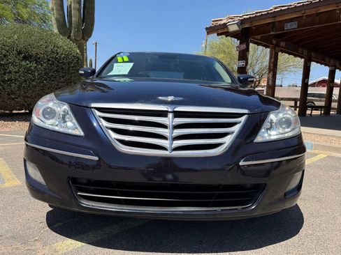 Used 2011 Hyundai Genesis 3.8 RWD image 8