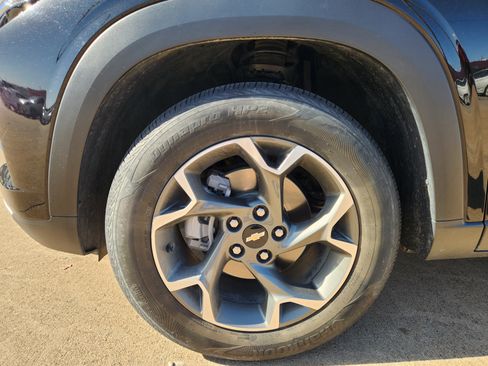 Certified 2024 Chevrolet Trax LT image 11