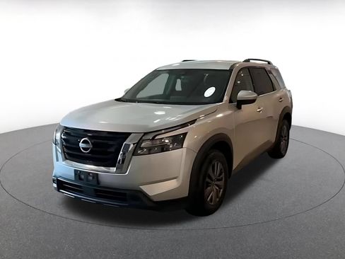Used 2025 Nissan Pathfinder SV AWD/4WD image 7