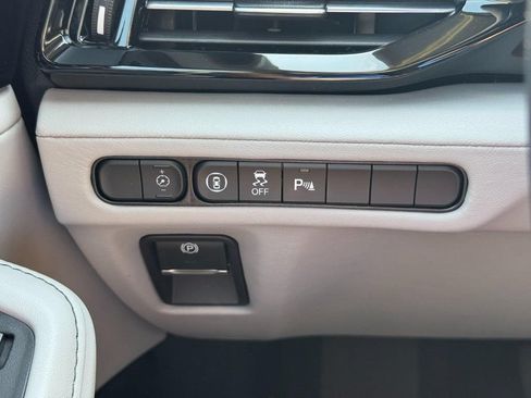 Certified 2026 Acura MDX SH-AWD w/ Technology Package image 23