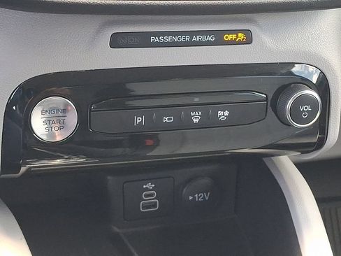 Used 2025 Ford Escape Platinum w/ Premium Technology Package AWD/4WD image 15