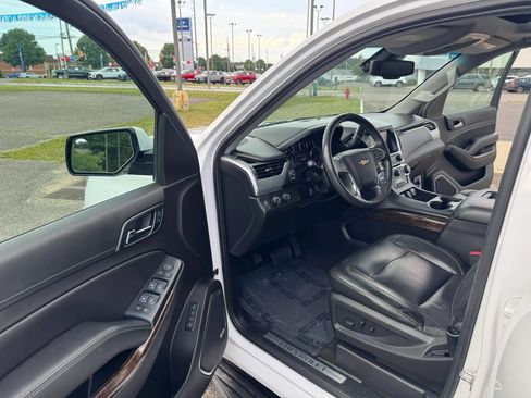 Used 2017 Chevrolet Suburban LT AWD/4WD image 11