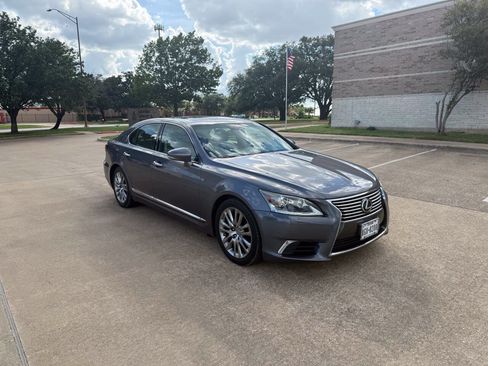 Used 2014 Lexus LS 460 w/ Comfort Package RWD image 3