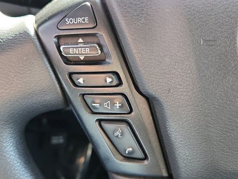 Used 2023 Nissan Frontier SV image 16