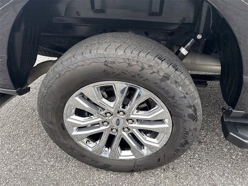 Used 2025 Ford F150 Lariat w/ Equipment Group 502A High image 18