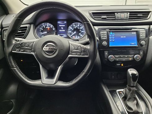 Used 2018 Nissan Rogue Sport SV w/ SV Technology Package image 22
