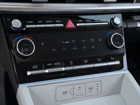 Used 2026 Hyundai Santa Fe SEL FWD image 13