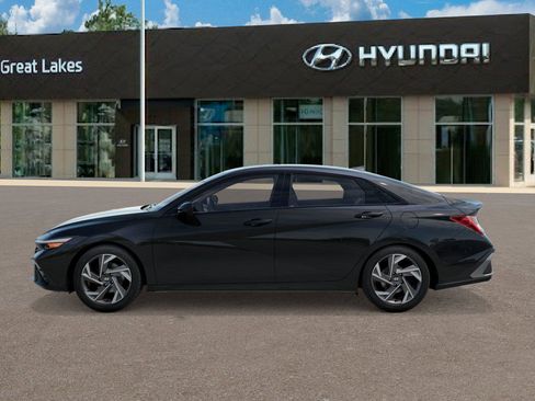 New 2026 Hyundai Elantra SEL Sport Premium image 3