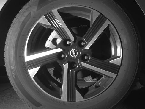 Used 2025 Nissan Sentra SV FWD image 15