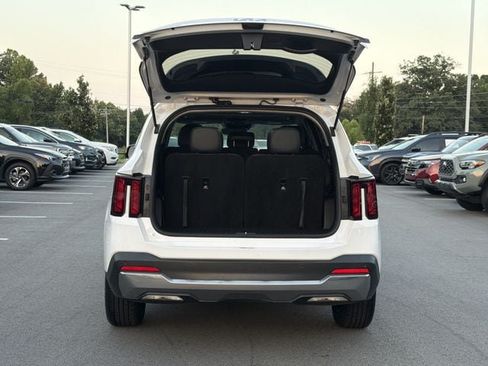 Used 2024 Kia Sorento S w/ Panoramic Sunroof Package FWD image 15