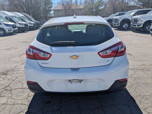 Used 2017 Chevrolet Cruze LT FWD image 5