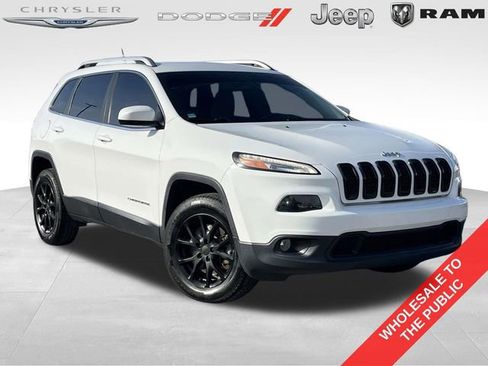 Used 2016 Jeep Cherokee Latitude image 1