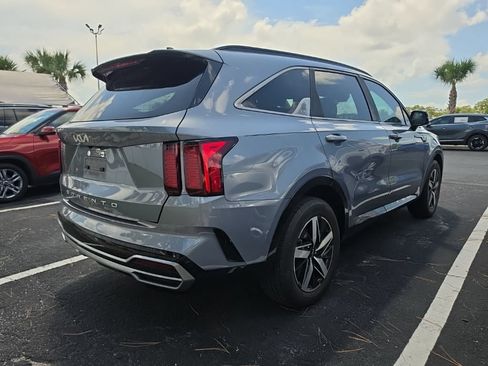 Used 2022 Kia Sorento S w/ Panoramic Sunroof Package FWD image 17
