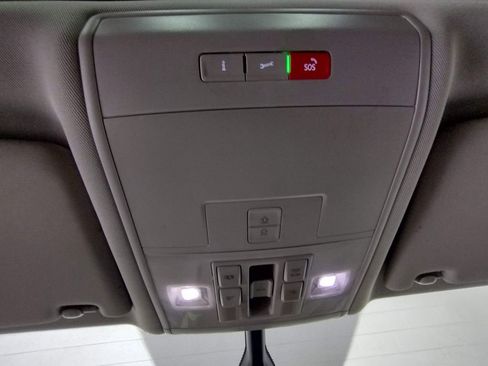 Used 2022 Volkswagen Atlas SE image 34