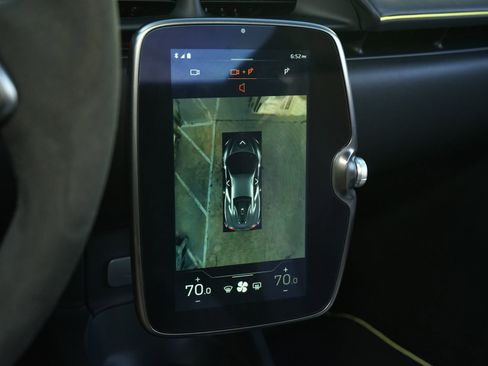 Used 2024 McLaren Artura RWD image 23