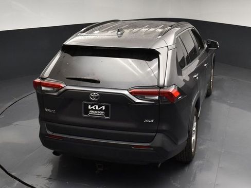 Used 2020 Toyota RAV4 XLE image 46