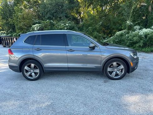 Used 2021 Volkswagen Tiguan SEL AWD/4WD image 3