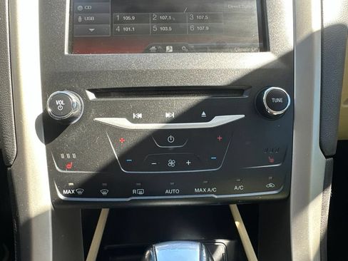 Used 2015 Ford Fusion Energi SE FWD image 11