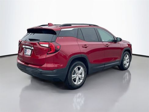 Used 2024 GMC Terrain SLE w/ Driver Convenience Package image 7