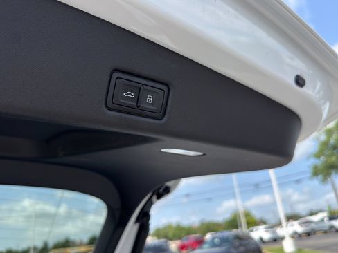 Used 2025 Audi Q5 Premium Plus w/ Premium Plus AWD/4WD image 9