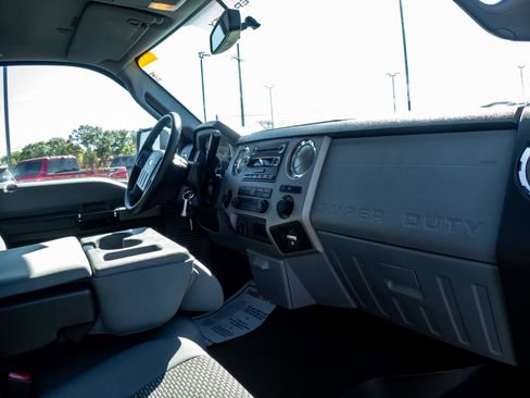 Used 2016 Ford F250 XLT w/ XLT Value Package image 13