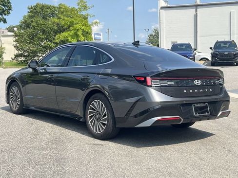 Certified 2025 Hyundai Sonata Limited FWD image 11