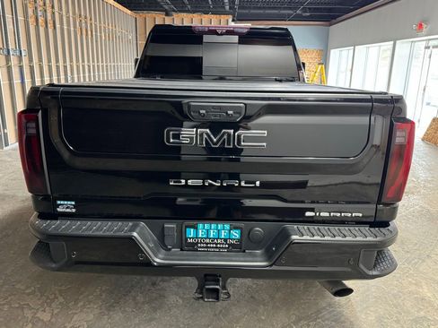 Used 2024 GMC Sierra 2500 Denali w/ Denali Reserve Package AWD/4WD image 5