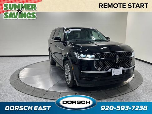 Certified 2026 Lincoln Navigator Reserve AWD/4WD image 3