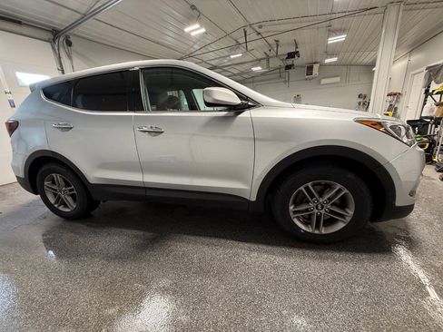 Used 2017 Hyundai Santa Fe Sport AWD/4WD image 3