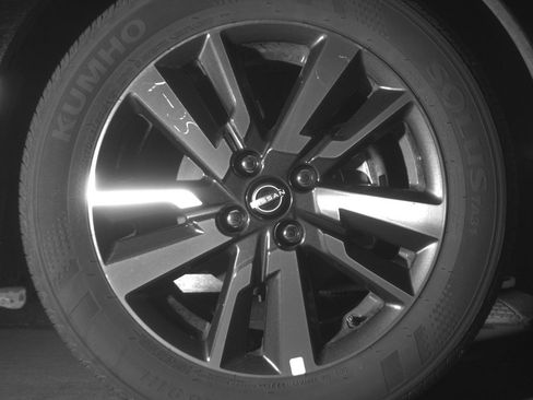 Used 2025 Nissan Versa SV image 13