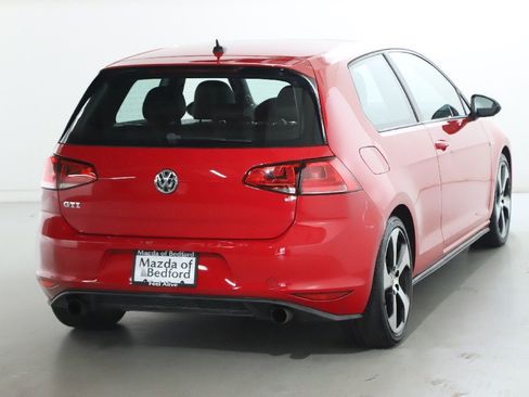 Used 2015 Volkswagen GTI SE image 42