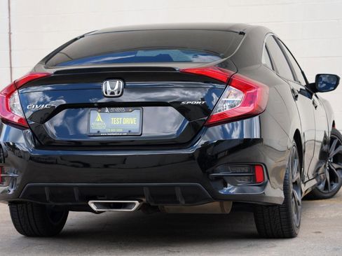 Used 2019 Honda Civic Sport image 4