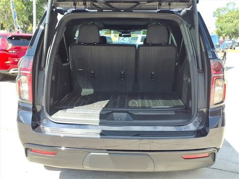 Used 2023 Chevrolet Suburban Z71 w/ Luxury Package image 37